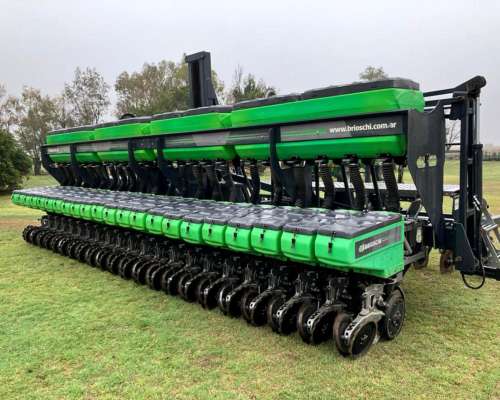 Sembradora Brioschi Autotrailer, 22 Líneas a 35 CM,