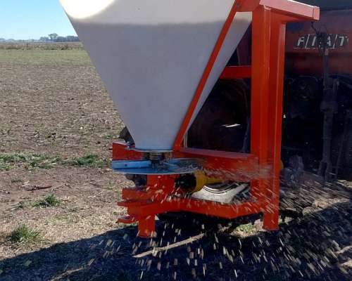 Fertilizadora 3 Puntos al Voleo.