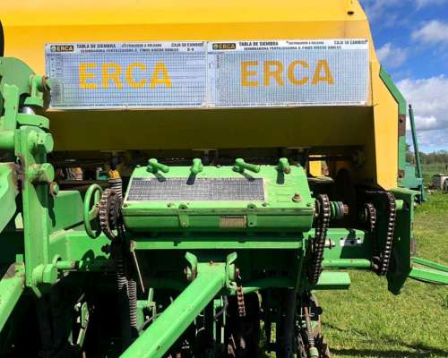 Sembradora Erca de 33 Lineas a 19 cm con Monitor.