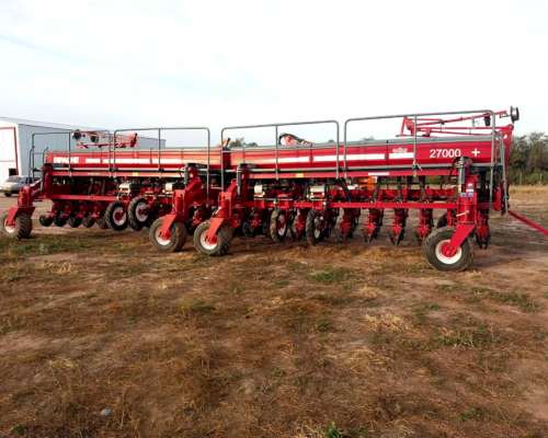 Dueño Vende Sembradora Apache 27000 de 22 Surcos