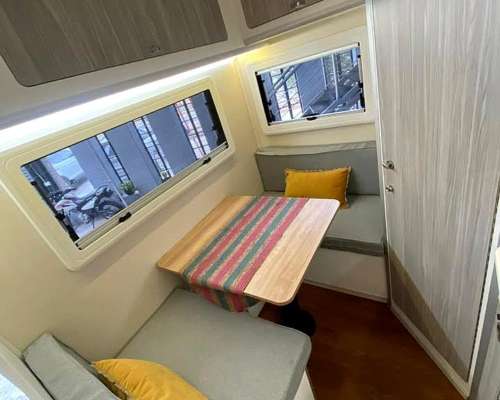 Vdo Toyota Hilux 4X4 DX 2.4 TD 2023 con Camper Carrozados RF