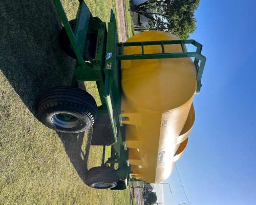 Acoplado Tanque para Agua de 8000 Lts