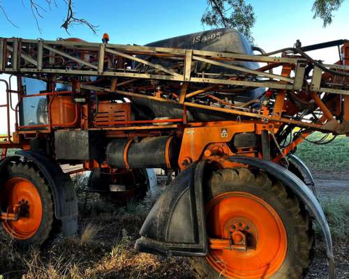 Pulverizadora Jacto 3000 - Trocha Variable - 25m - Piloto