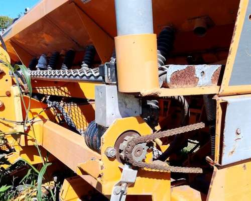 Sembradora Agrometal Txmega de 22 a 52 Neumatica 2012