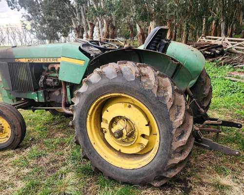 Tractor John Deere 2330