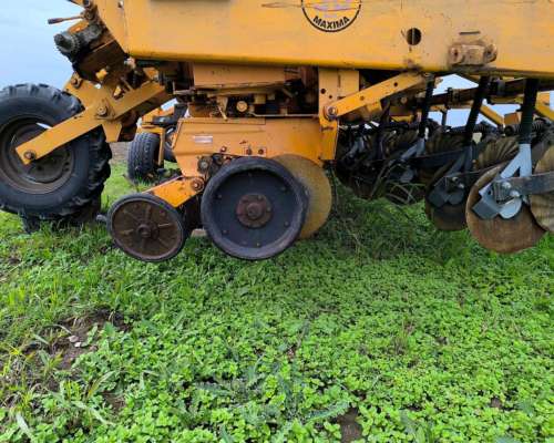 Sembradora Agrometal TX Mega de 13 a 52 Mecánica