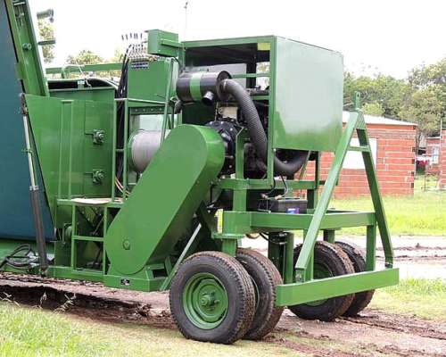 Embolsadora de Forraje 9/10 Pies con Motor 160hp Metabel