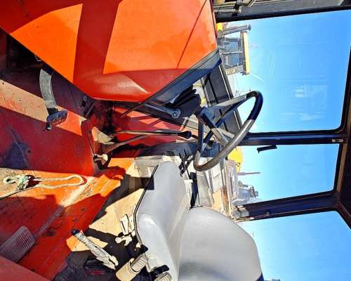 Mf 650 / año 2004 / 160 HP / Motor con 4.000 Horas