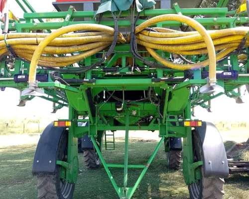 Fertilizadora Autopropulsada Metalfor con Altina.