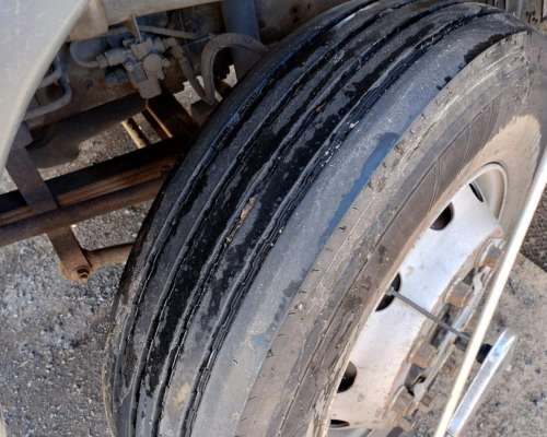 Iveco Caballino Tractor 320