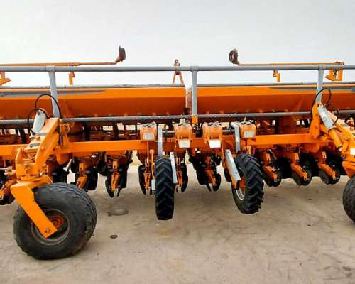 Sembradora Agrometal de 16 a 52 con Barre Rastrojos