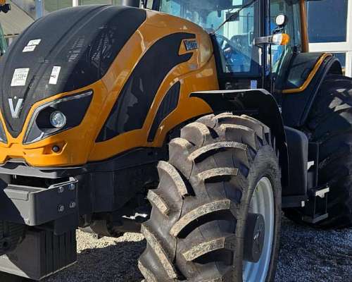 Valtra BH 174 HI Tech Semi Power Shift con Piloto - Stock