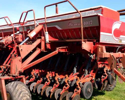 Sembradora Crucianelli Pionera 4017