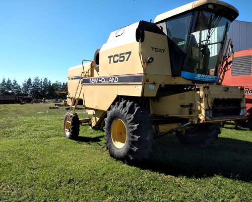 Cosechadora New Holland TC 57