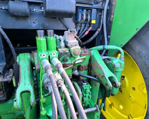 Tractor John Deere 6615, 125 HP, año 2008, 2.800hs Motor REP