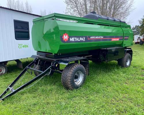 Acoplado Tanque de 6.000 LT con Bomba y Tanque de Agua