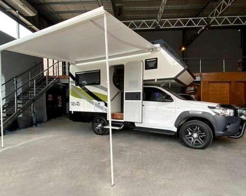 Vdo Toyota Hilux 4X4 DX 2.4 TD 2023 con Camper Carrozados RF