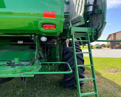 John Deere S680 (doble Tracción)