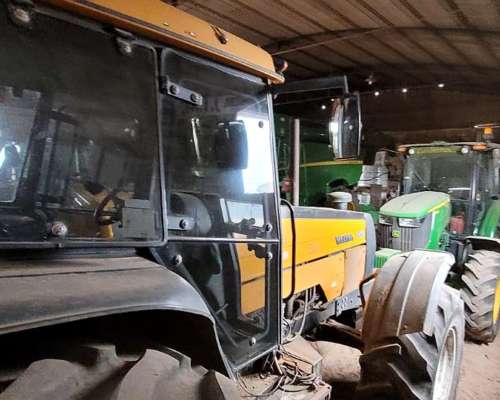 Tractor Valtra BH 180 2007 muy Buen Estado