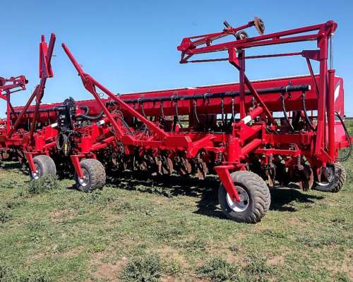Sembradora Crucianelli 24 a 52,5 Neumática