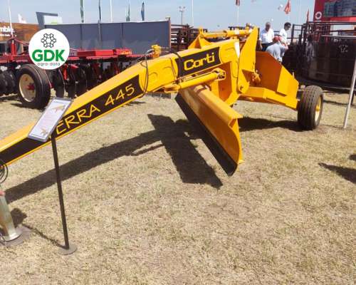 Niveladora de Arrastre Terra M 445 2 Ruedas 5 Cil. Corti