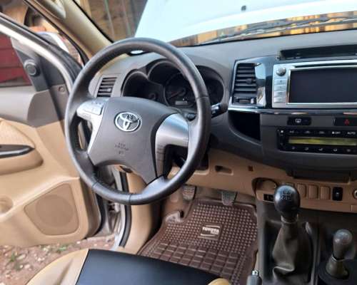Toyota Hilux SW4 3.0 SRV 4X4 2013 Impecable, 196mil Reales