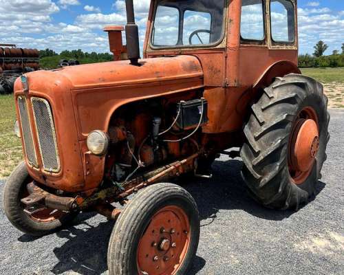Tractor Fiat Someca 55 con Toma de Fuerza