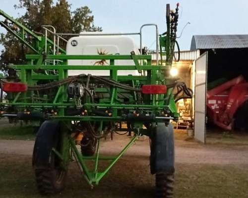 Pulverizadora Metalfor M2800 Usada en Excelente Estado