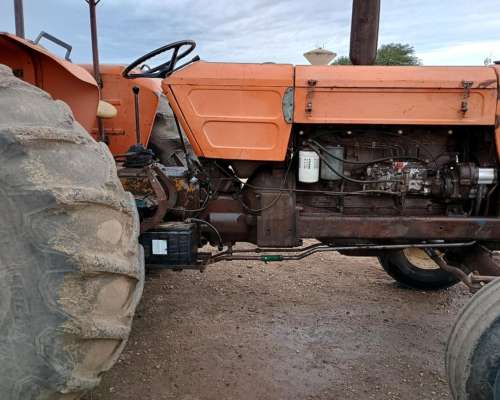 Tractor Fiat 900, sin Cabina, año 1978, 115 HP, Hidraulico.