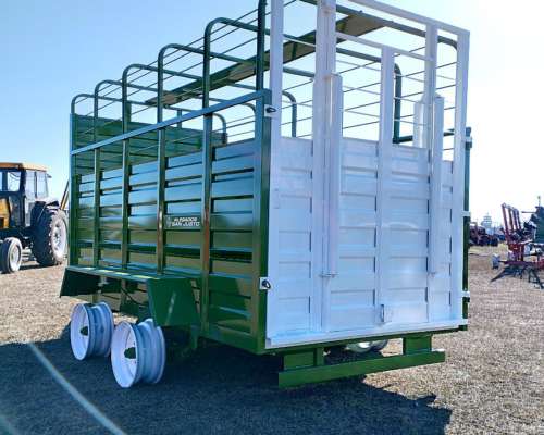 Jaula para Hacienda de 1,80 X 3,60 Mts con Lanza Regulable