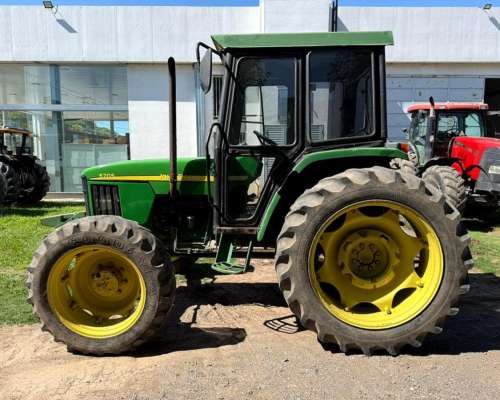 Tractor John Deere 5705 con Cabina