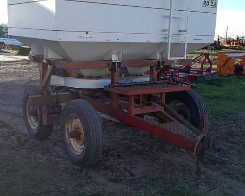 Fertilizadora de Arrastre Yomel