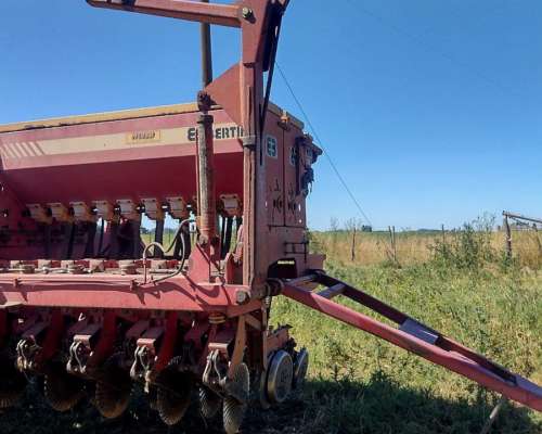 Sembradora Bertini Modelo 32000