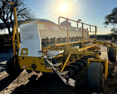 Sembradora Ascanelli Magnum RS 3000