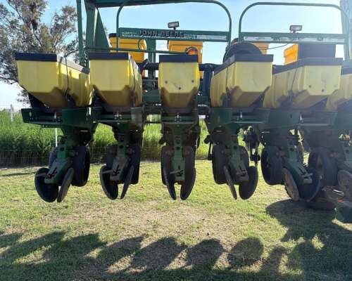 John Deere 1740, 16 a 52