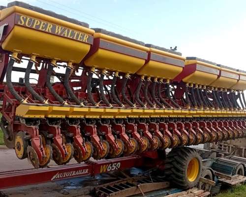 Sembradora Marca Super Walter W650 Autotrailer 26 a 35 cm