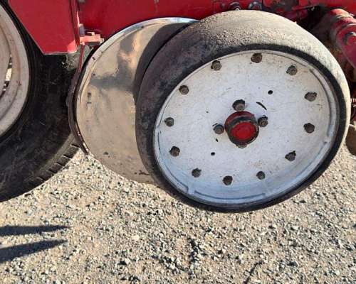 Sembradora Apache 6210 18 Surcos a 52,5 Neumatica