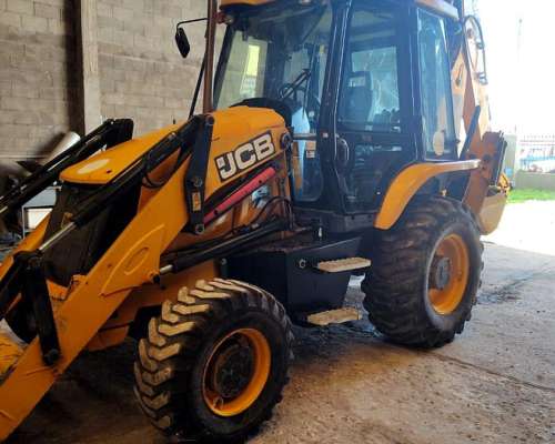 Retroexcavadora JCB 4X4 año 2017