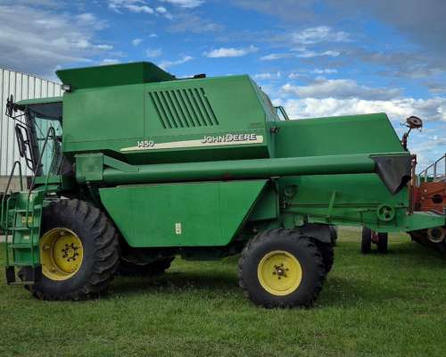 John Deere 1450 con Plataforma de 23 Pies