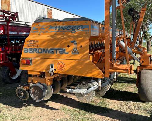 Sembradora Agrometal TX Mega 20 a 42, año 2002, Fertilizacio