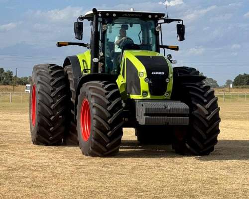 Tractor Claas Axion 940