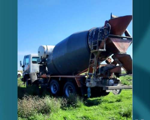 Camión con Mixer Ford 2631 (id635)