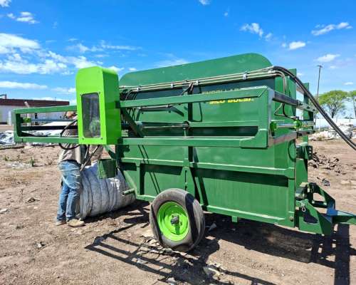 Enrolladora para Desechos de Silobolsa Bernardin