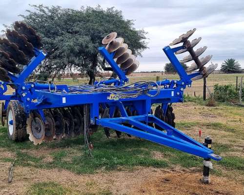 Rastra Desencontrada Semi Nueva . Impecable