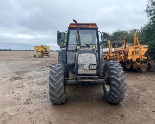 Tractor Valtra BM 100. año 2006.