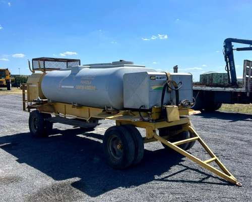 Acoplado Tanque Combinado de 3.400lts para Agua