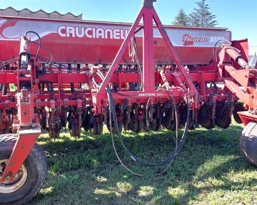 Sembradora Pionera 2520 con Alfalfero