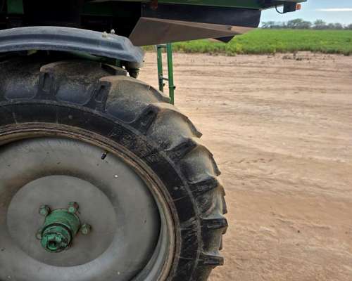 Pulverizadora Metalfor 2800 - año 2009 - 23 Metros