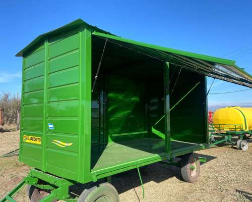 Acoplado Taller de Arequito 4x2mts