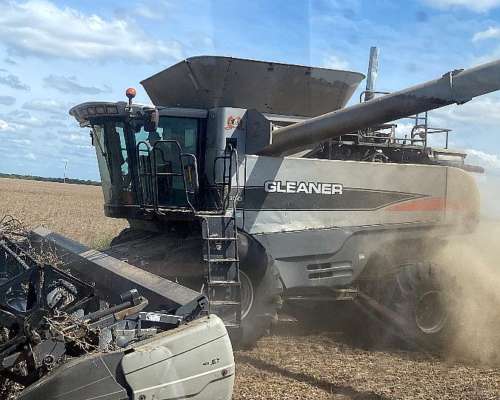 Gleaner a 85 Challenger 680 MF 9895